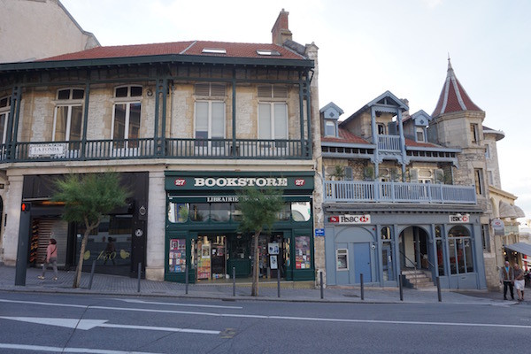 BookstoreBiarritz-600x400.jpg